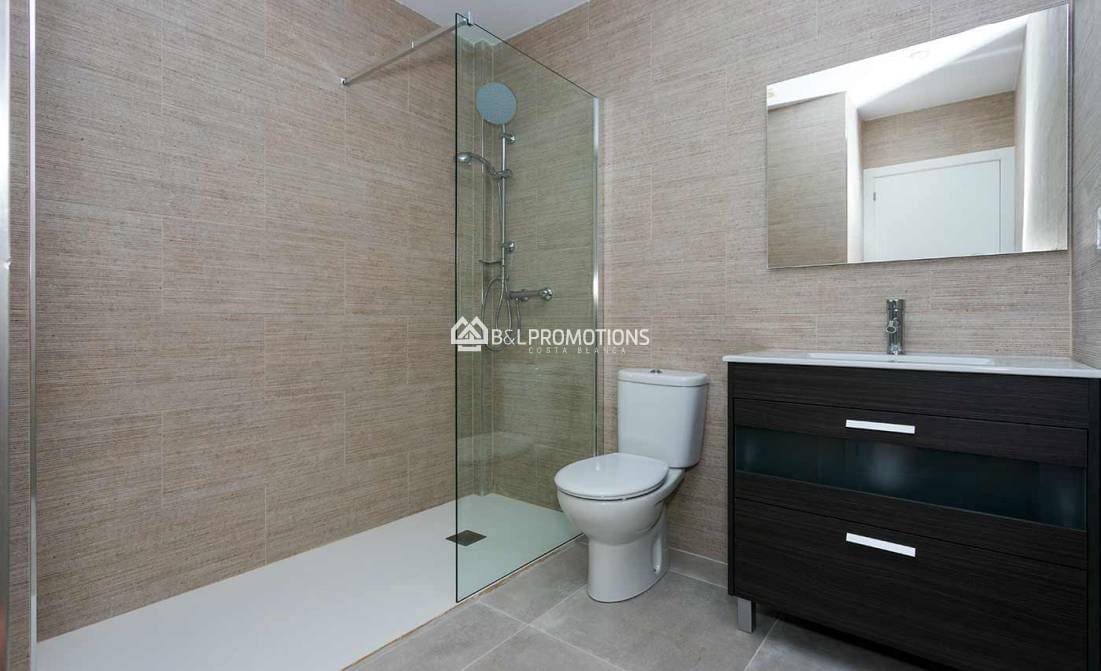 Chalet de 3 habitaciones en Daya Nueva en venta con piscina garaje - 349.000 € (Ref: 9442862)