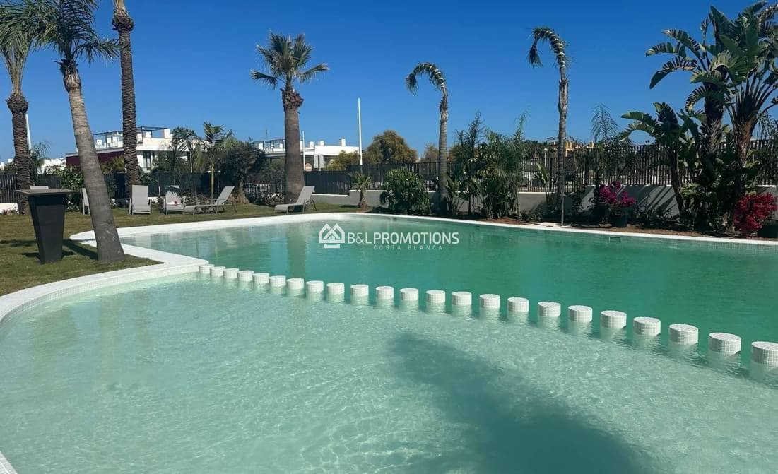 Apartamento de 2 habitaciones en Mar de Cristal en venta con piscina garaje - 305.000 € (Ref: 9922994)