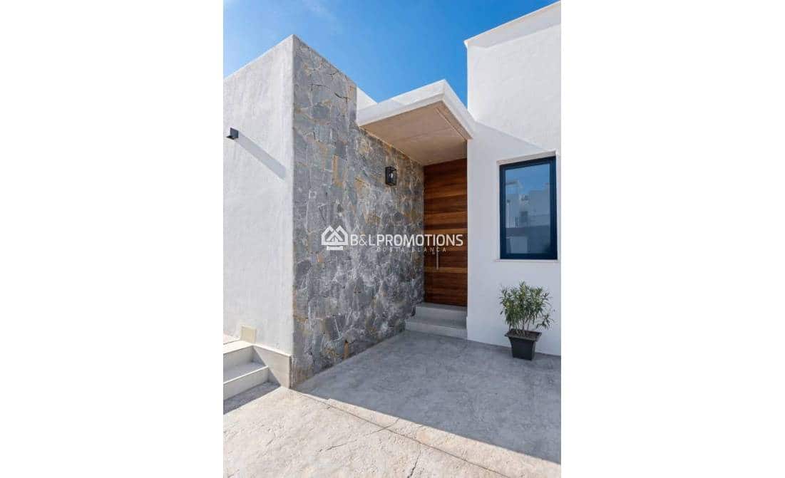 3 sypialnia Willa na sprzedaż w Mar de Cristal z basenem garażem - 549 000 € (Ref: 9966026)