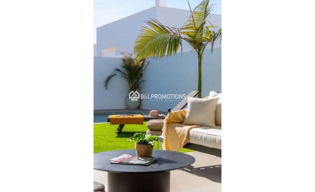 3 sypialnia Willa na sprzedaż w Mar de Cristal z basenem garażem - 549 000 € (Ref: 9966026)