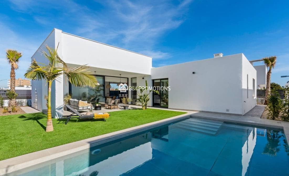 3 sypialnia Willa na sprzedaż w Mar de Cristal z basenem garażem - 549 000 € (Ref: 9966026)