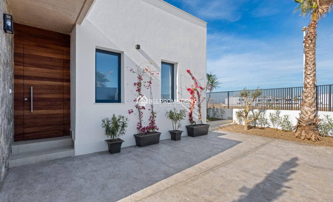3 sypialnia Willa na sprzedaż w Mar de Cristal z basenem garażem - 549 000 € (Ref: 9966026)