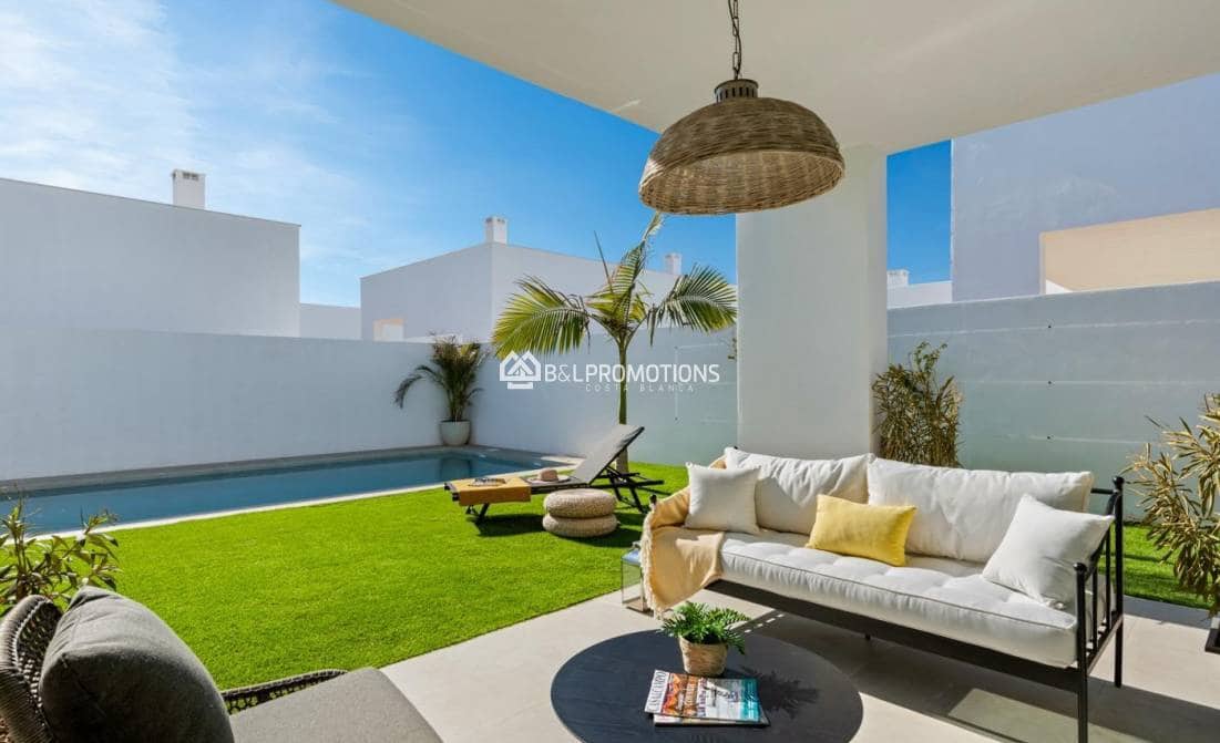 3 sypialnia Willa na sprzedaż w Mar de Cristal z basenem garażem - 549 000 € (Ref: 9966026)