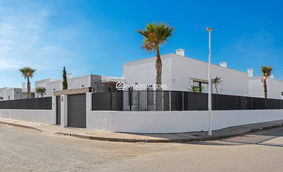 3 sypialnia Willa na sprzedaż w Mar de Cristal z basenem garażem - 549 000 € (Ref: 9966026)