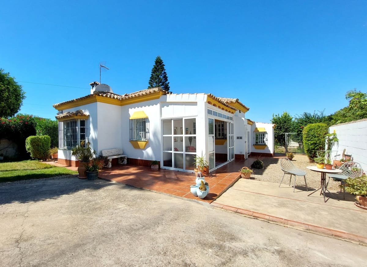 Chalet de 4 habitaciones en Chiclana de la Frontera en venta con piscina garaje - 274.950 € (Ref: 10042254)