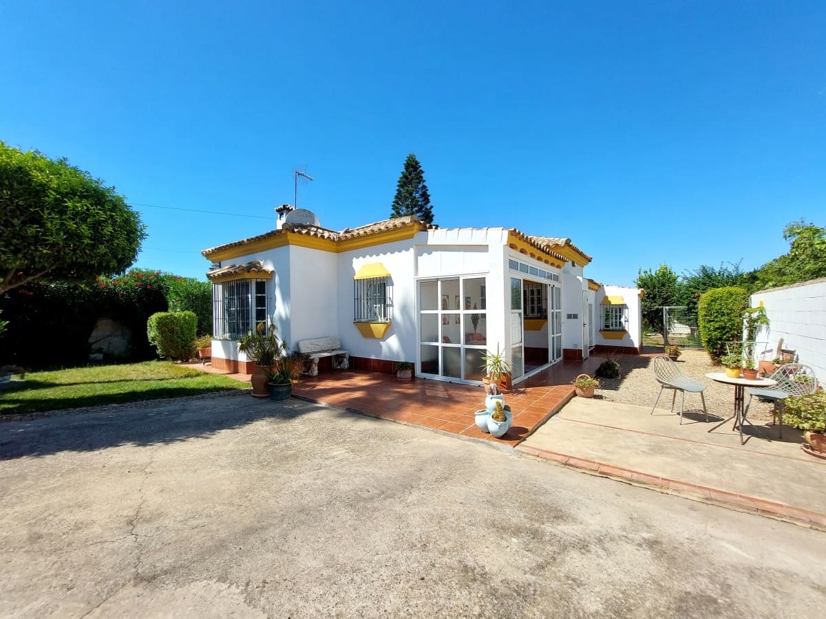 Chalet de 4 habitaciones en Chiclana de la Frontera en venta con piscina garaje - 274.950 € (Ref: 10042254)