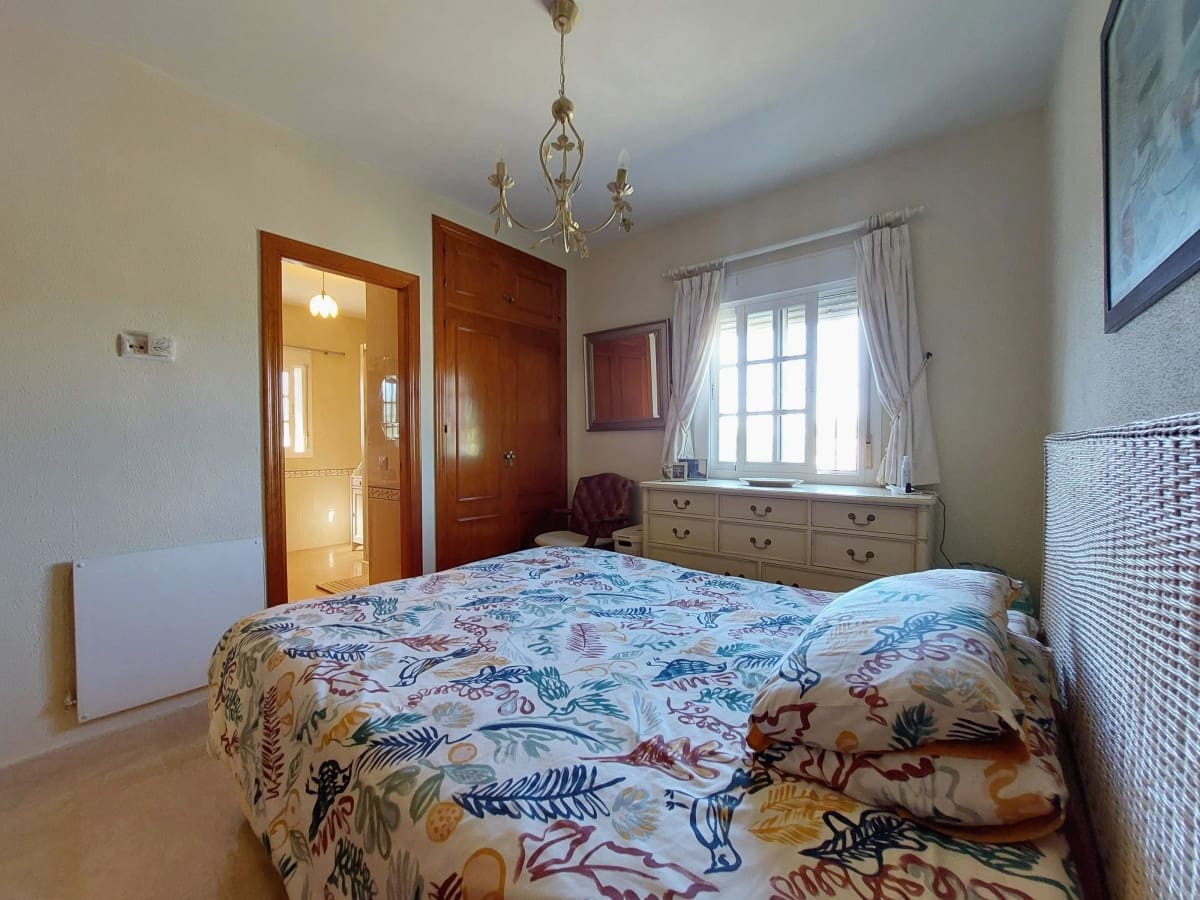 Chalet de 4 habitaciones en Chiclana de la Frontera en venta con piscina garaje - 274.950 € (Ref: 10042254)