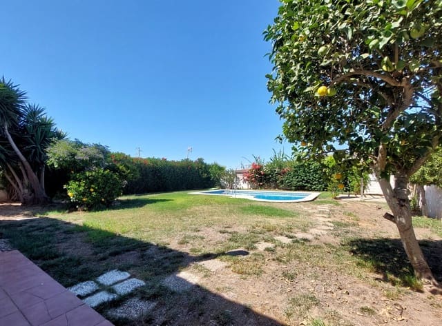 Chalet de 4 habitaciones en Chiclana de la Frontera en venta con piscina garaje - 274.950 € (Ref: 10042254)