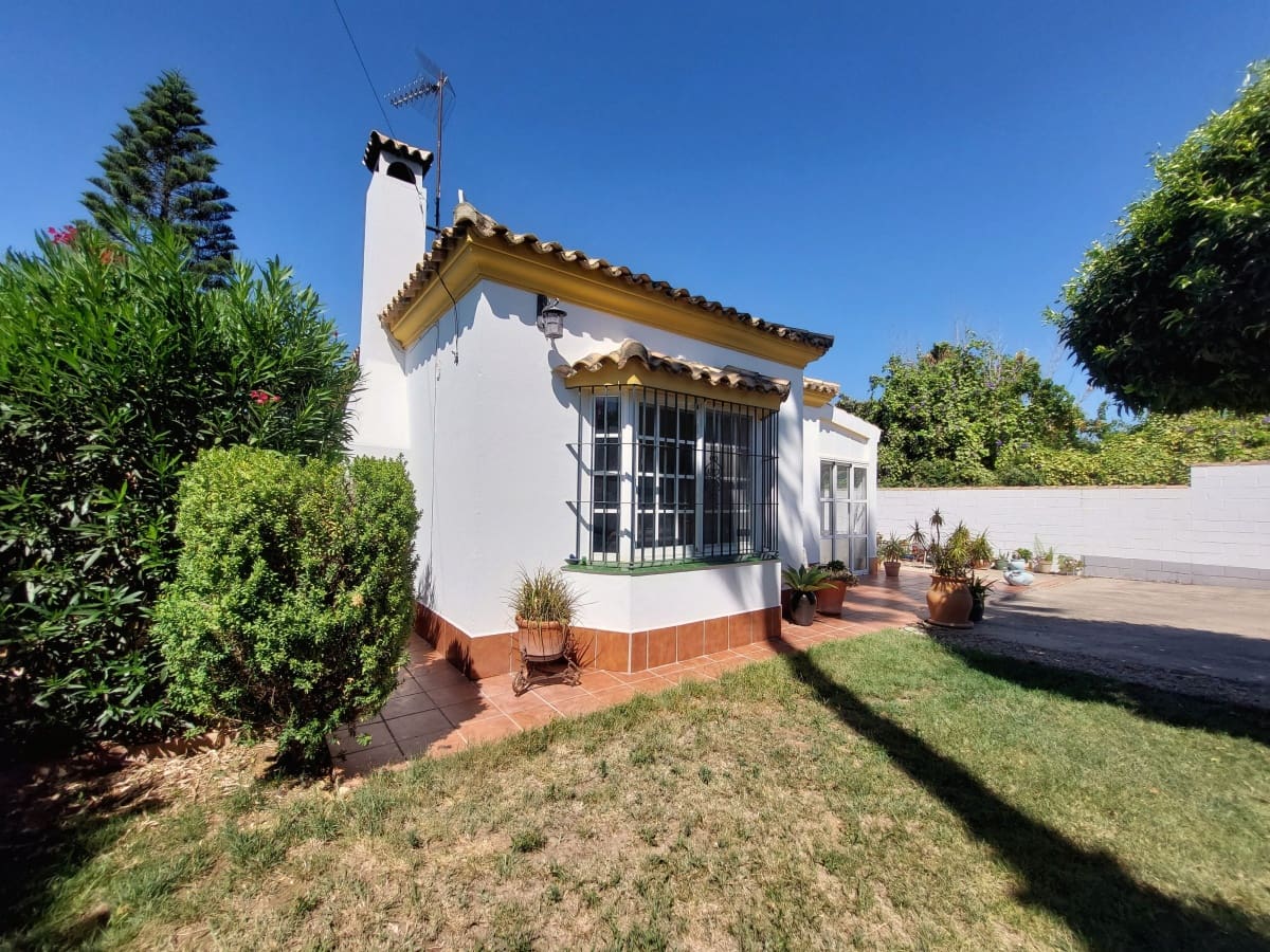 Chalet de 4 habitaciones en Chiclana de la Frontera en venta con piscina garaje - 274.950 € (Ref: 10042254)