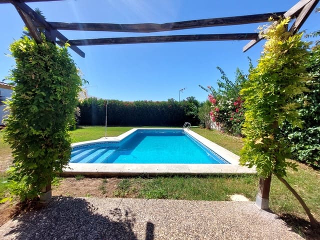 Chalet de 4 habitaciones en Chiclana de la Frontera en venta con piscina garaje - 274.950 € (Ref: 10042254)