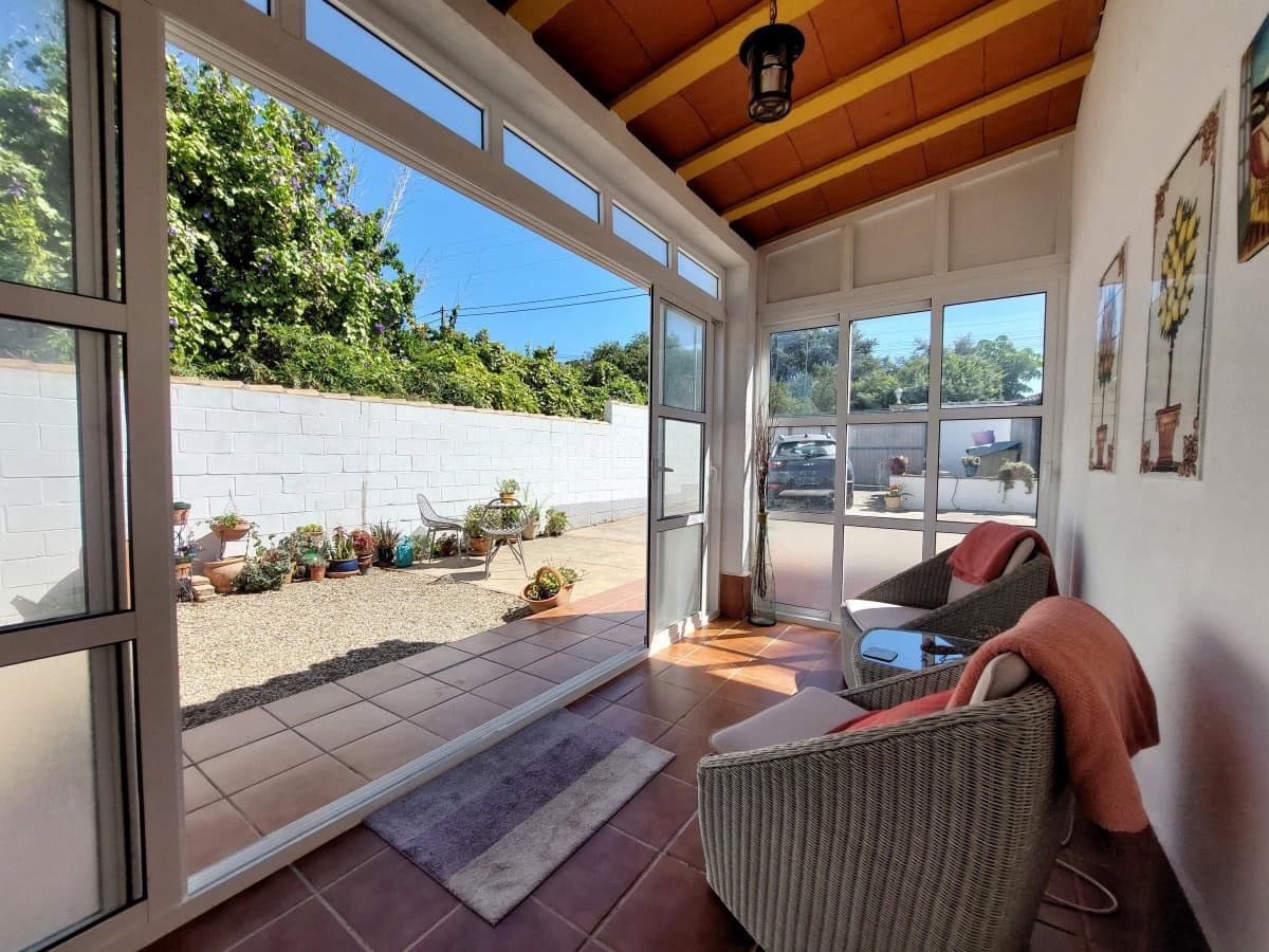 4 bedroom Villa for sale in Chiclana de la Frontera with pool garage - € 305,000 (Ref: 10042254)
