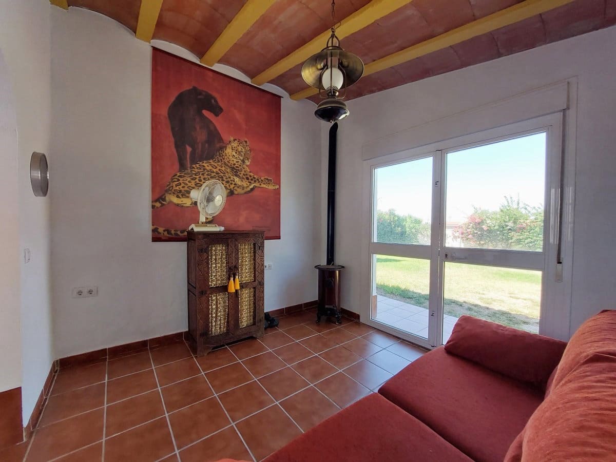4 bedroom Villa for sale in Chiclana de la Frontera with pool garage - € 305,000 (Ref: 10042254)