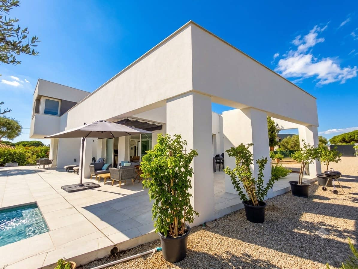 3 slaapkamer Villa te koop in Chiclana de la Frontera met zwembad garage - € 1.300.000 (Ref: 10091394)
