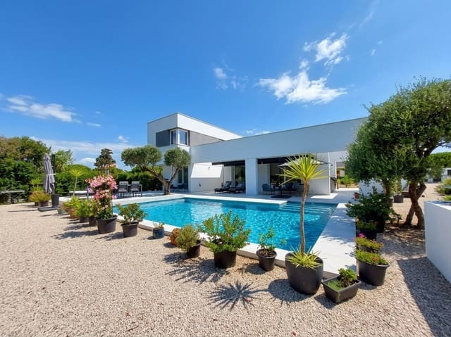 3 slaapkamer Villa te koop in Chiclana de la Frontera met zwembad garage - € 1.300.000 (Ref: 10091394)