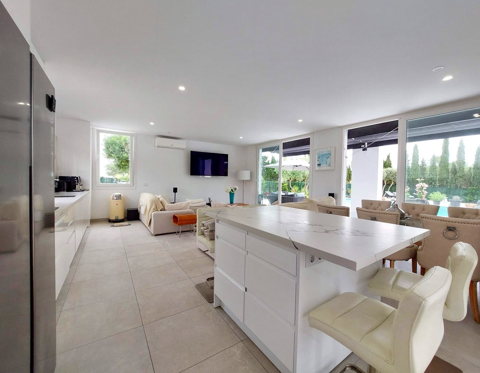 3 slaapkamer Villa te koop in Chiclana de la Frontera met zwembad garage - € 1.300.000 (Ref: 10091394)