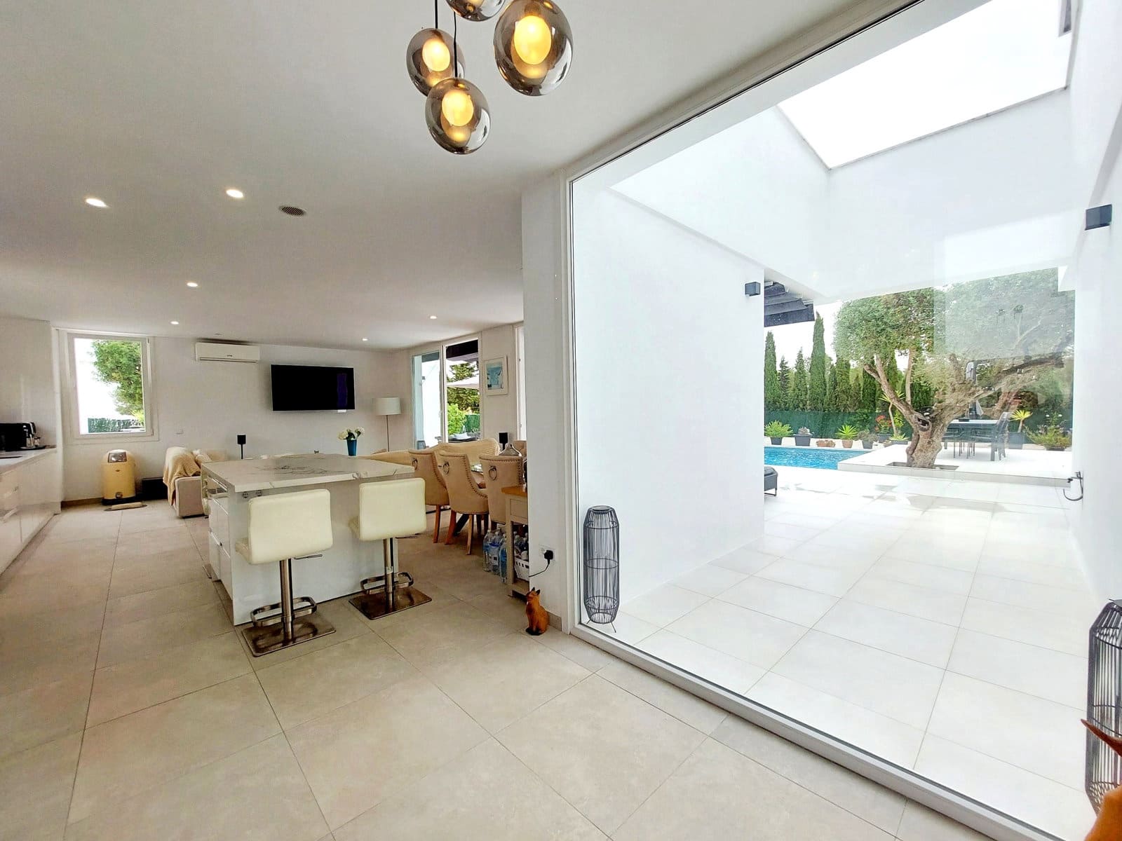 3 slaapkamer Villa te koop in Chiclana de la Frontera met zwembad garage - € 1.300.000 (Ref: 10091394)