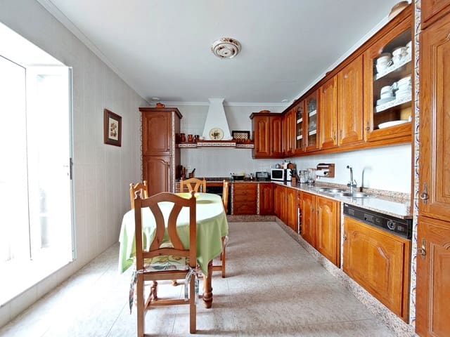 6 bedroom Townhouse for sale in Medina-Sidonia - € 395,000 (Ref: 7144672)