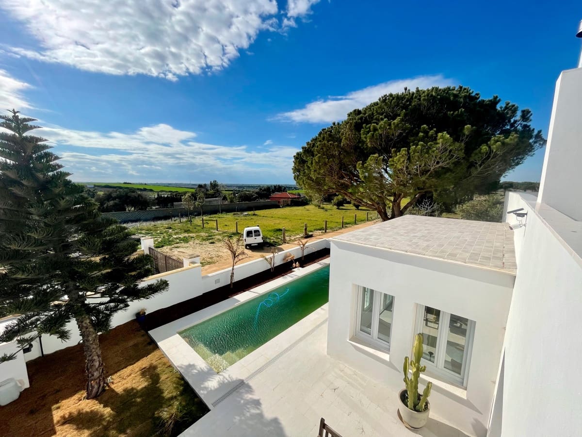 2 soveværelse Villa til salg i Chiclana de la Frontera med swimmingpool - € 490.000 (Ref: 7430799)
