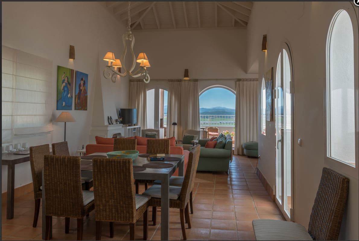 5 soveværelse Villa til salg i Benalup med swimmingpool garage - € 825.000 (Ref: 8555351)