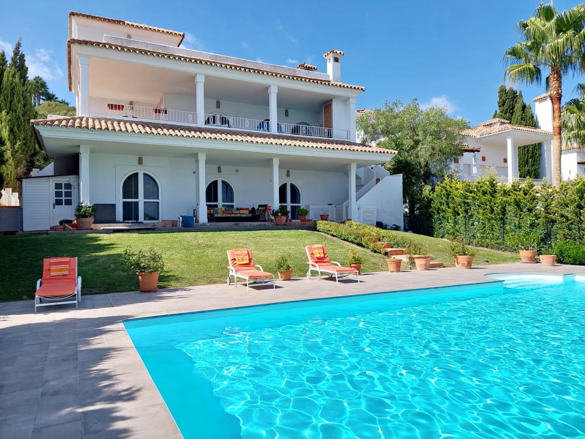 5 soveværelse Villa til salg i Benalup med swimmingpool garage - € 825.000 (Ref: 8555351)