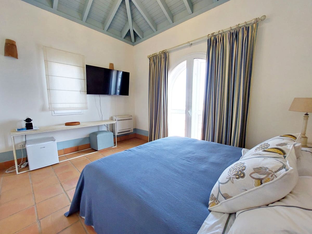 5 soveværelse Villa til salg i Benalup med swimmingpool garage - € 825.000 (Ref: 8555351)