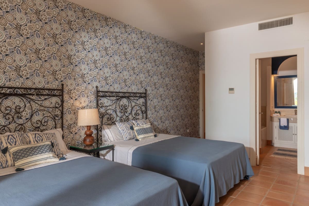 5 soveværelse Villa til salg i Benalup med swimmingpool garage - € 825.000 (Ref: 8555351)