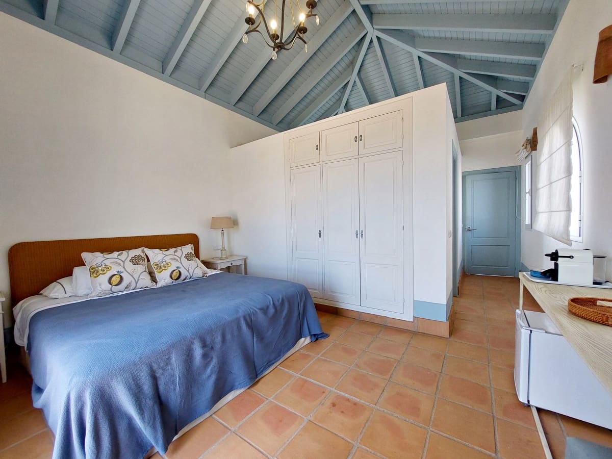 5 soveværelse Villa til salg i Benalup med swimmingpool garage - € 825.000 (Ref: 8555351)