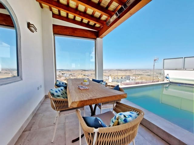 3 bedroom Townhouse for sale in Medina-Sidonia with pool - € 575,000 (Ref: 8578444)