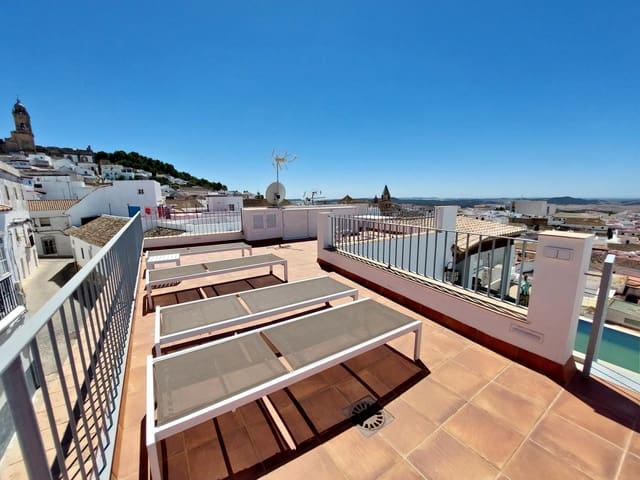 3 bedroom Townhouse for sale in Medina-Sidonia with pool - € 575,000 (Ref: 8578444)