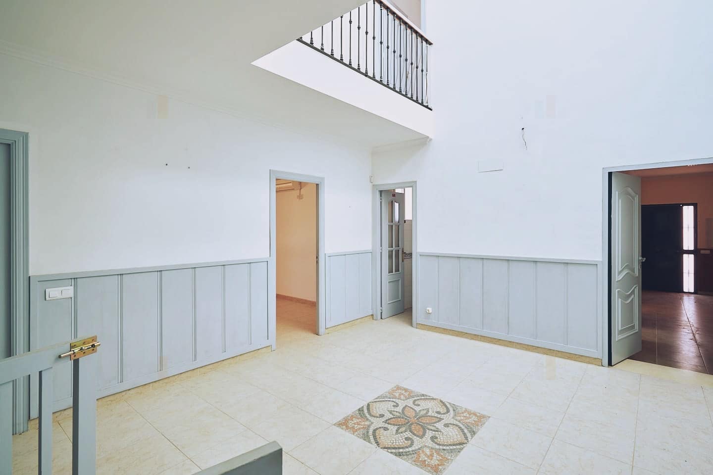 6 soveværelse Finca/Landehus til salg i Olvera med swimmingpool garage - € 450.000 (Ref: 8710536)