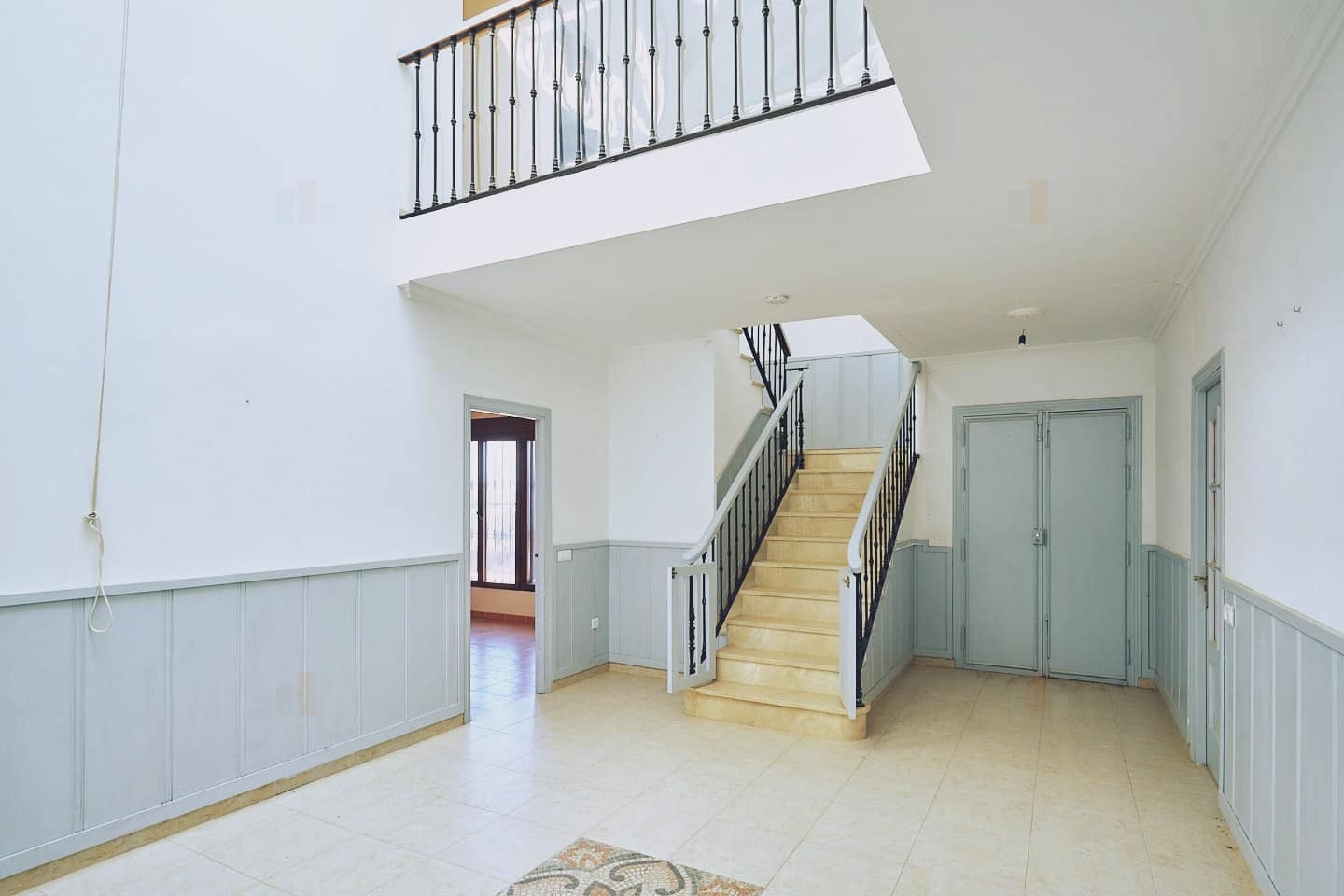 6 soveværelse Finca/Landehus til salg i Olvera med swimmingpool garage - € 450.000 (Ref: 8710536)