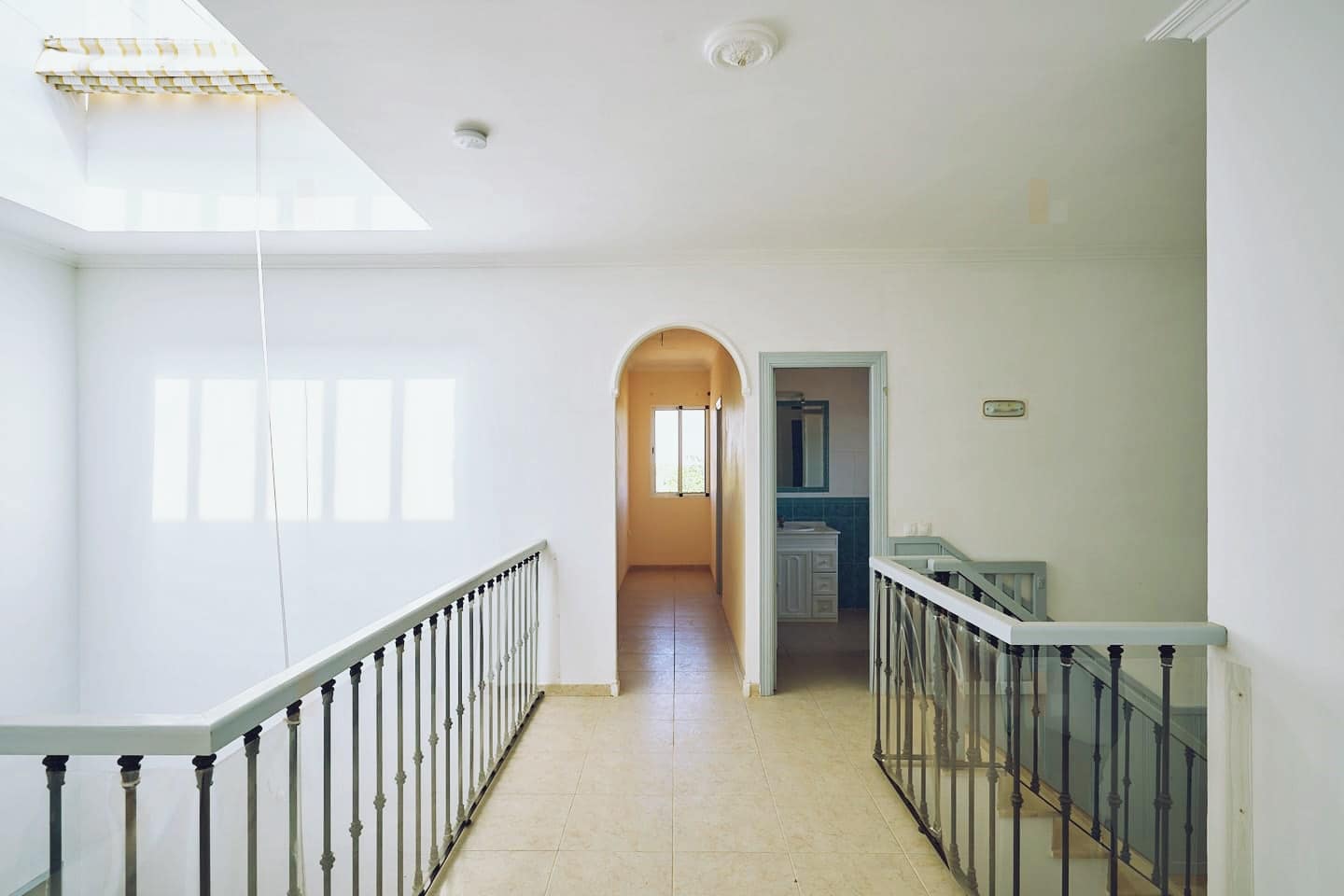 6 soveværelse Finca/Landehus til salg i Olvera med swimmingpool garage - € 450.000 (Ref: 8710536)