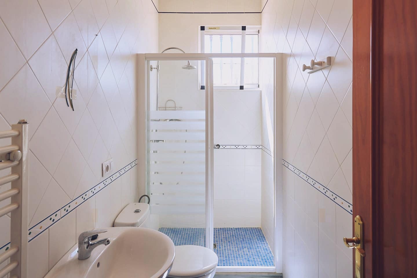 6 soveværelse Finca/Landehus til salg i Olvera med swimmingpool garage - € 450.000 (Ref: 8710536)