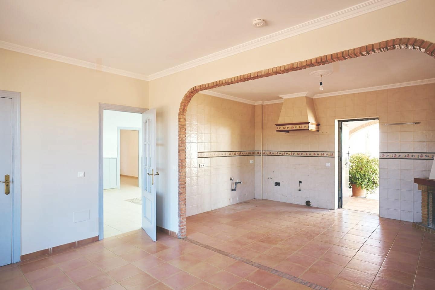 6 soveværelse Finca/Landehus til salg i Olvera med swimmingpool garage - € 450.000 (Ref: 8710536)