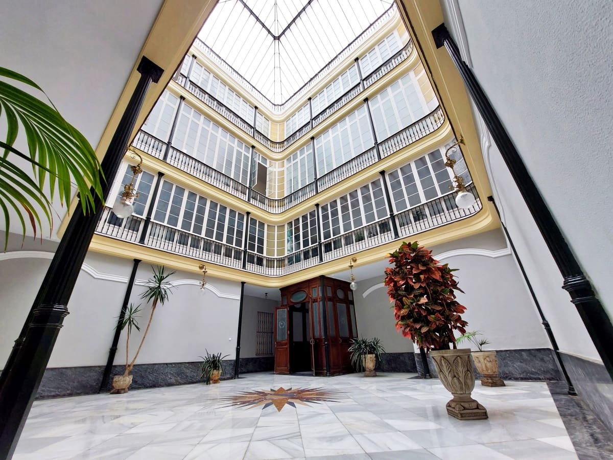 3 soveværelse Lejlighed til salg i Cadiz by - € 780.000 (Ref: 8736574)