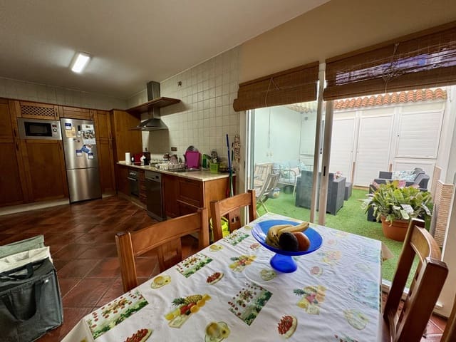 4 soveværelse Lejlighed til salg i Conil de la Frontera - € 585.000 (Ref: 8912198)