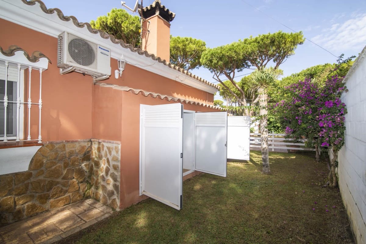 4 soveværelse Villa til salg i Chiclana de la Frontera med swimmingpool garage - € 375.000 (Ref: 8971696)