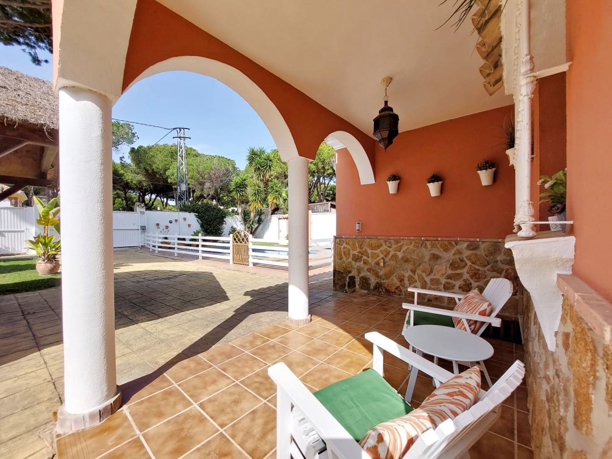 4 soveværelse Villa til salg i Chiclana de la Frontera med swimmingpool garage - € 375.000 (Ref: 8971696)