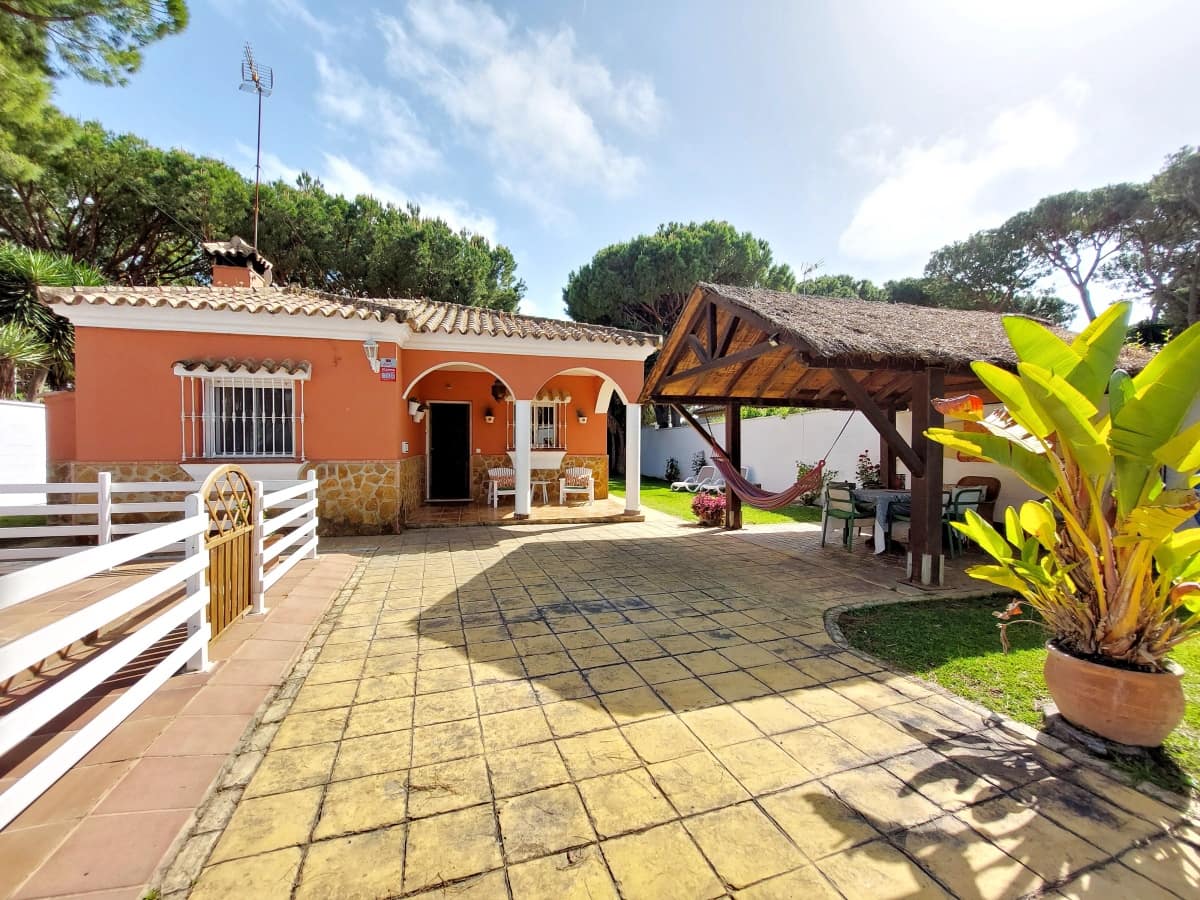 4 soveværelse Villa til salg i Chiclana de la Frontera med swimmingpool garage - € 375.000 (Ref: 8971696)