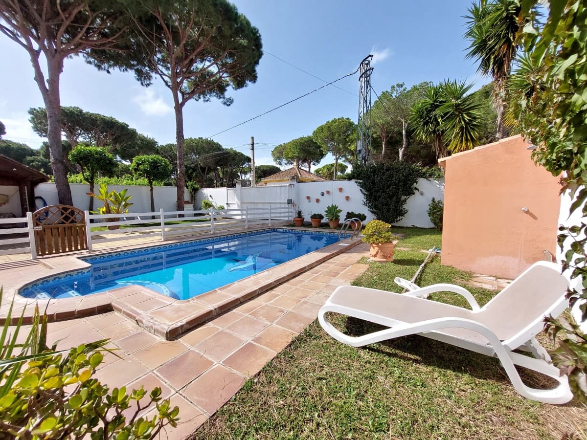 4 soveværelse Villa til salg i Chiclana de la Frontera med swimmingpool garage - € 375.000 (Ref: 8971696)