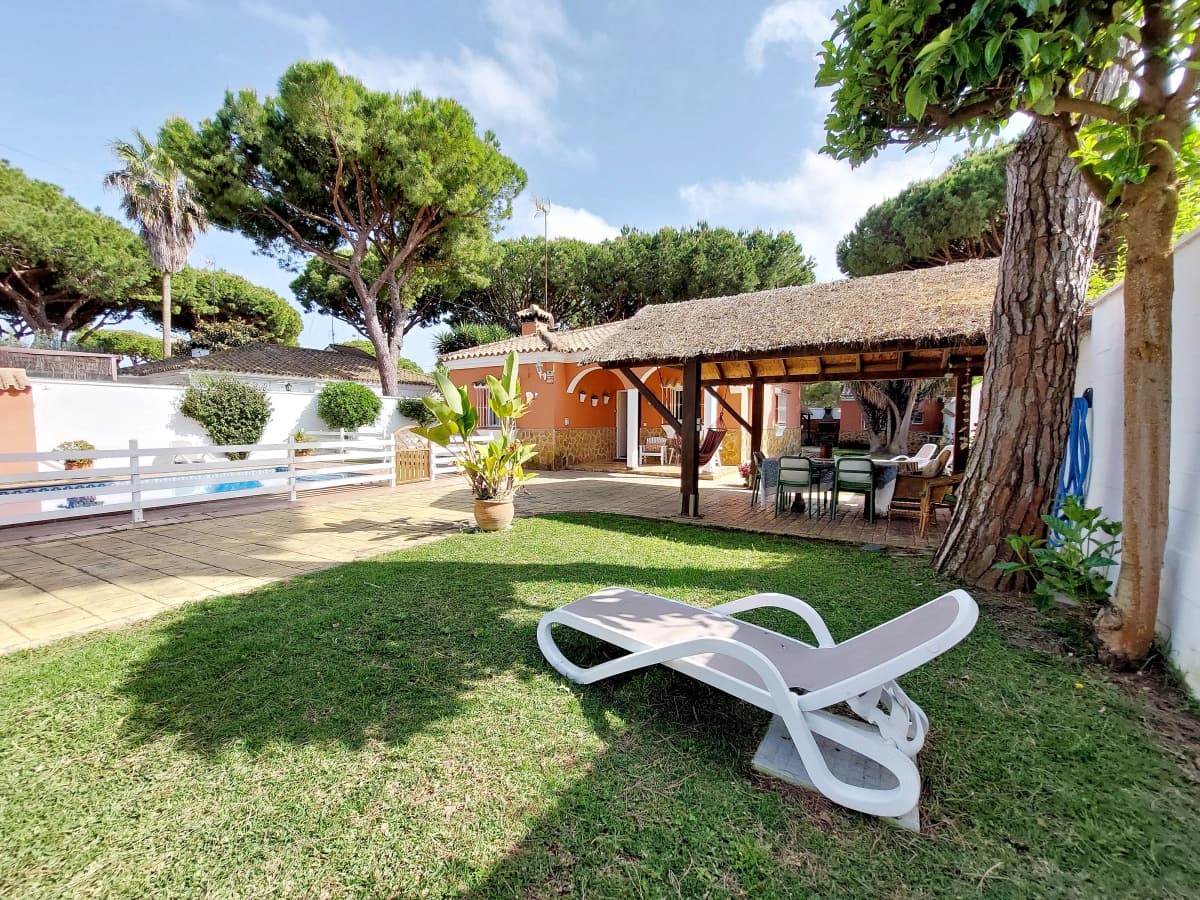 4 soveværelse Villa til salg i Chiclana de la Frontera med swimmingpool garage - € 375.000 (Ref: 8971696)