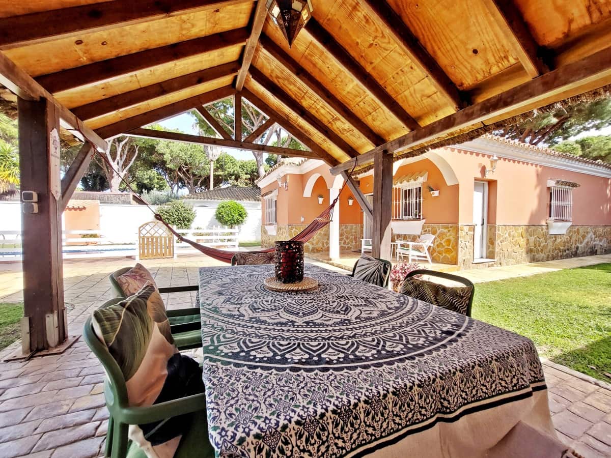 4 soveværelse Villa til salg i Chiclana de la Frontera med swimmingpool garage - € 375.000 (Ref: 8971696)