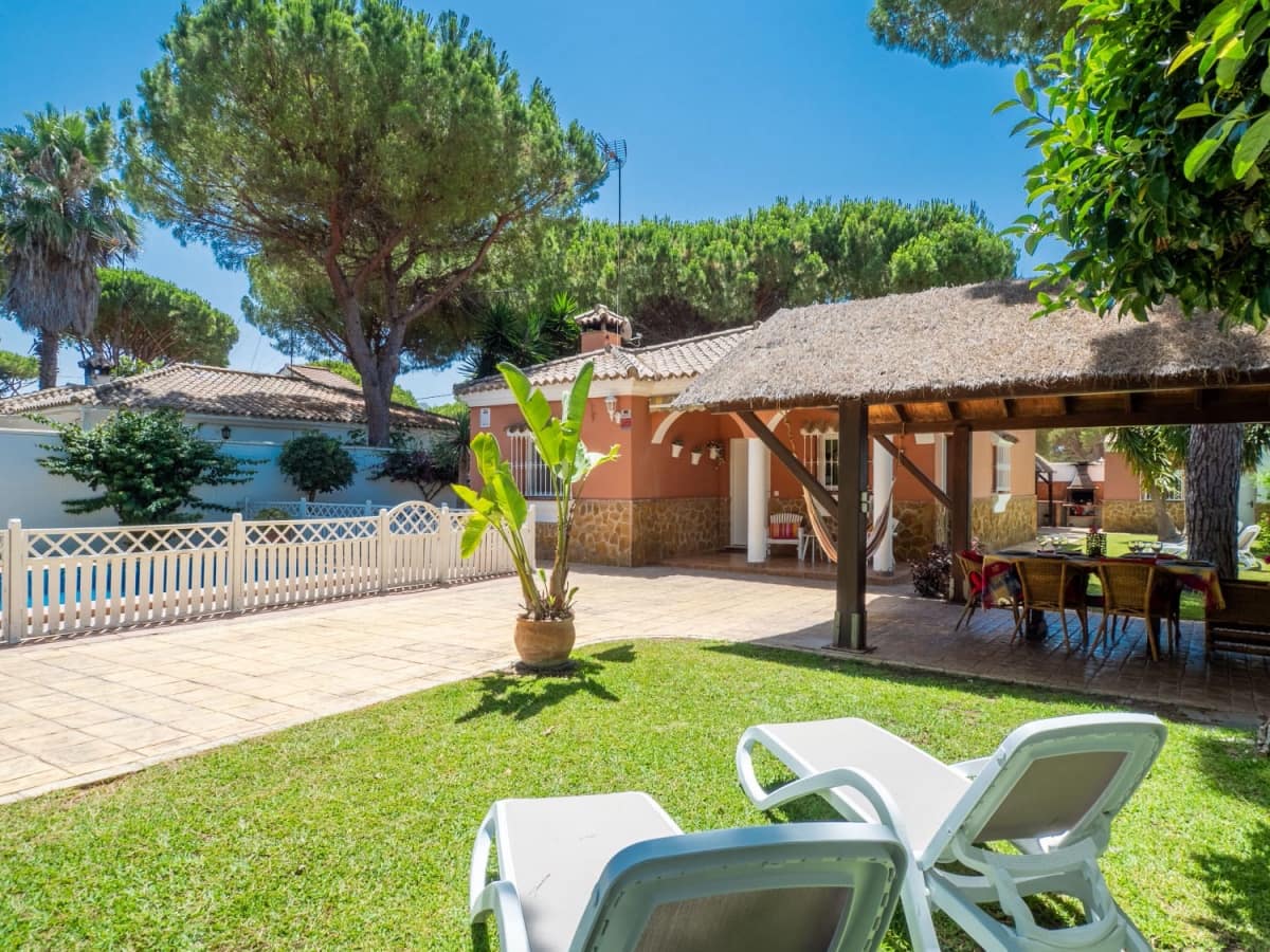 4 soveværelse Villa til salg i Chiclana de la Frontera med swimmingpool garage - € 375.000 (Ref: 8971696)