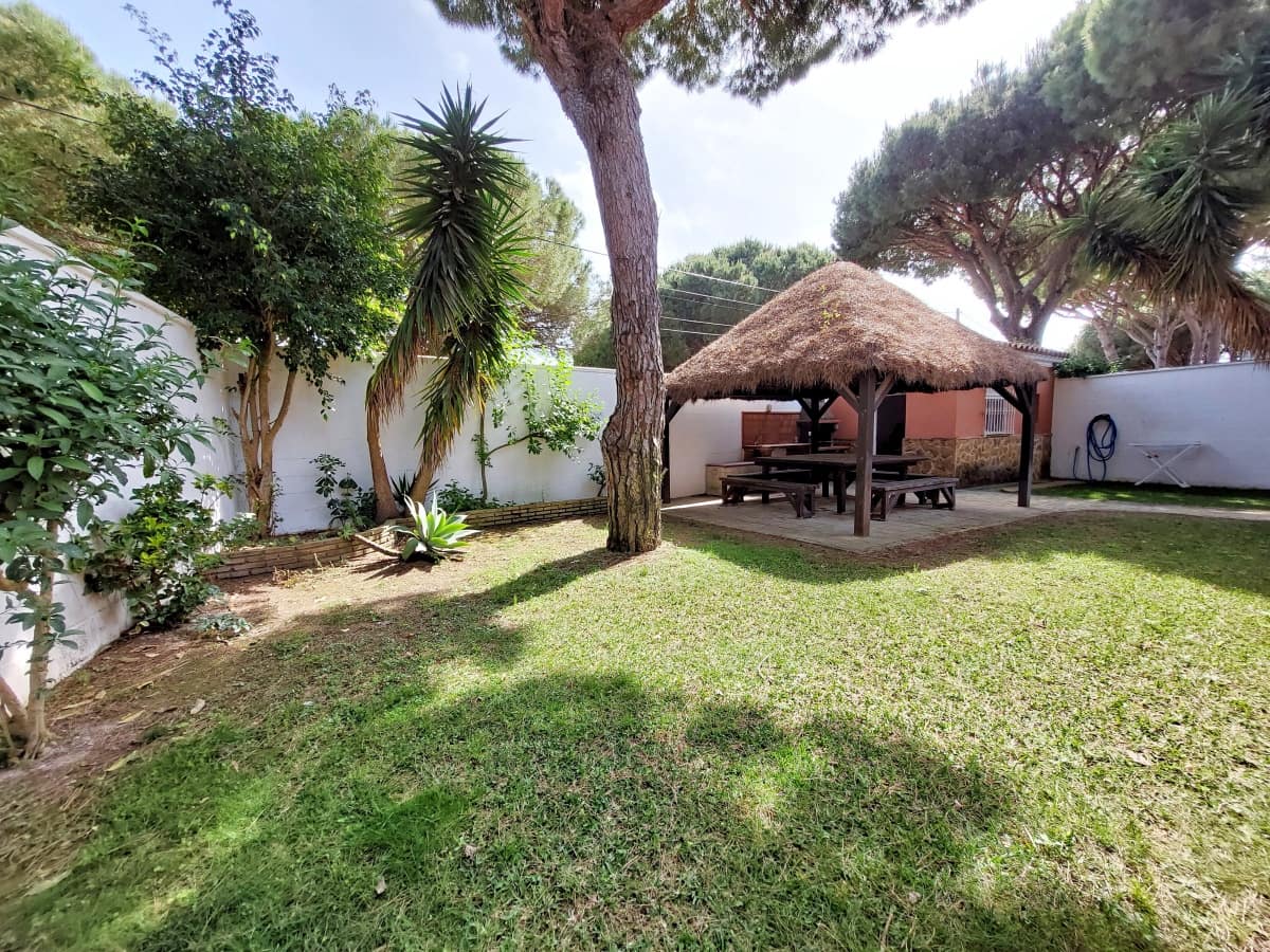 4 soveværelse Villa til salg i Chiclana de la Frontera med swimmingpool garage - € 375.000 (Ref: 8971696)