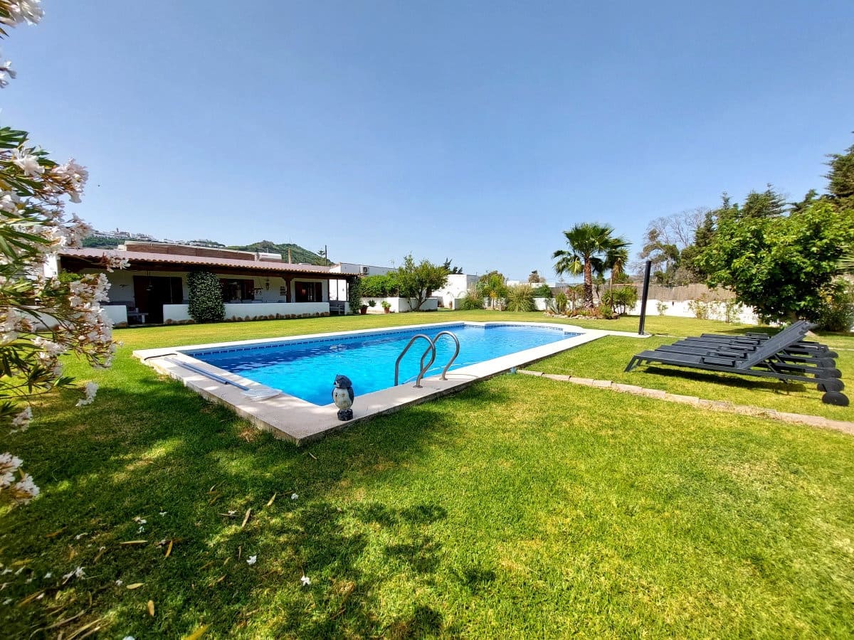 4 slaapkamer Villa te koop in Vejer de la Frontera met zwembad garage - € 695.000 (Ref: 9018576)