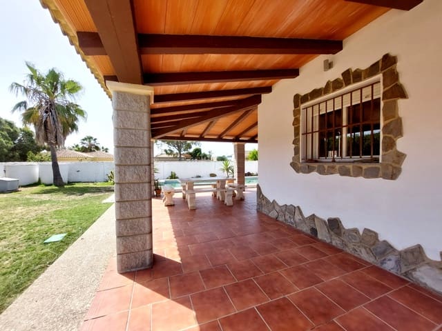 3 soveværelse Villa til salg i Chiclana de la Frontera med swimmingpool garage - € 225.000 (Ref: 9066379)