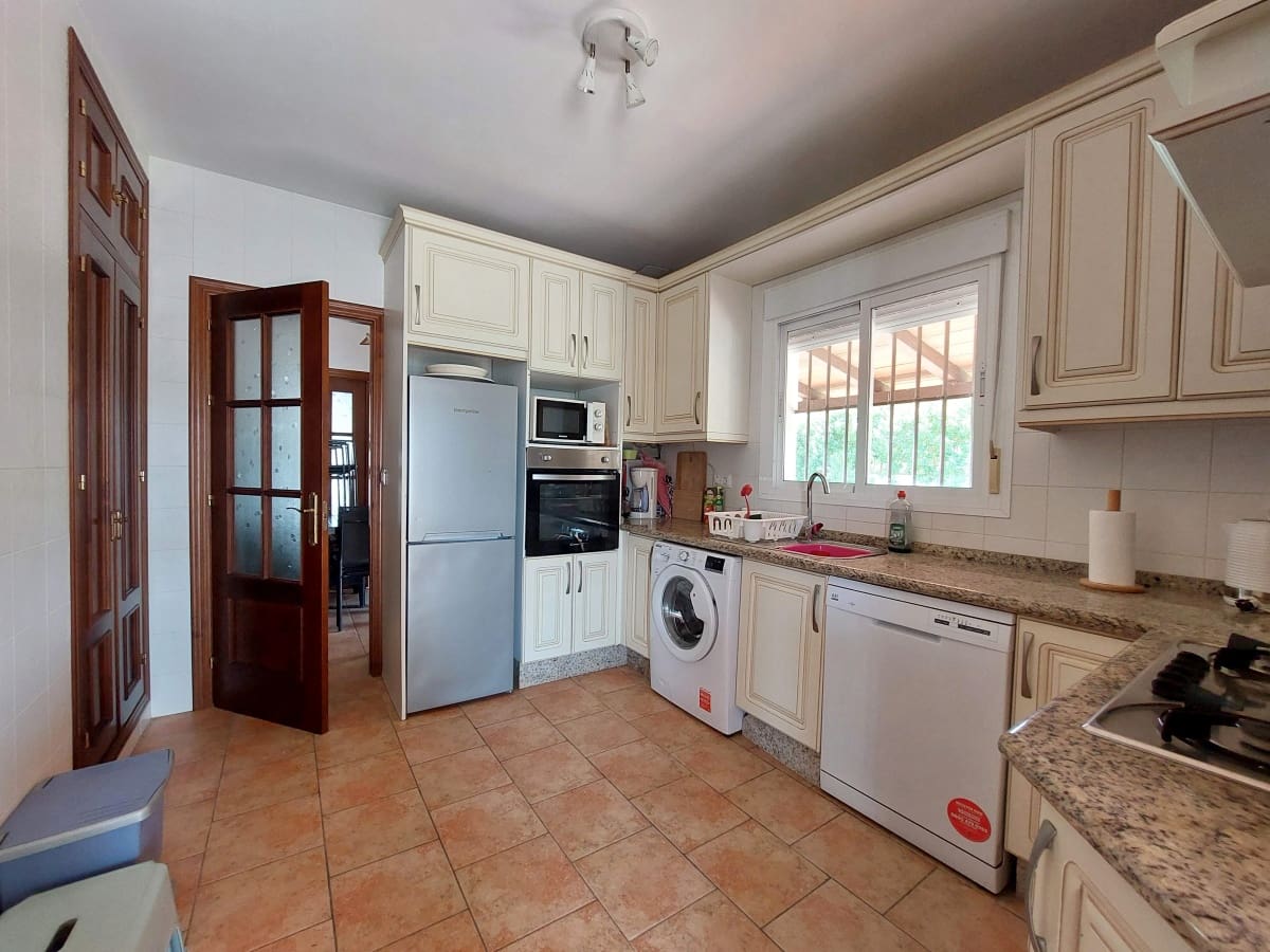 3 soveværelse Villa til salg i Chiclana de la Frontera med swimmingpool garage - € 225.000 (Ref: 9066379)