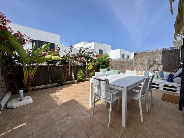 3 soverom Hus til salgs i Conil de la Frontera med svømmebasseng garasje - € 440 000 (Ref: 9078606)