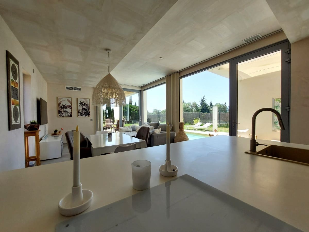 2 soveværelse Villa til salg i Chiclana de la Frontera med swimmingpool garage - € 740.000 (Ref: 9128793)