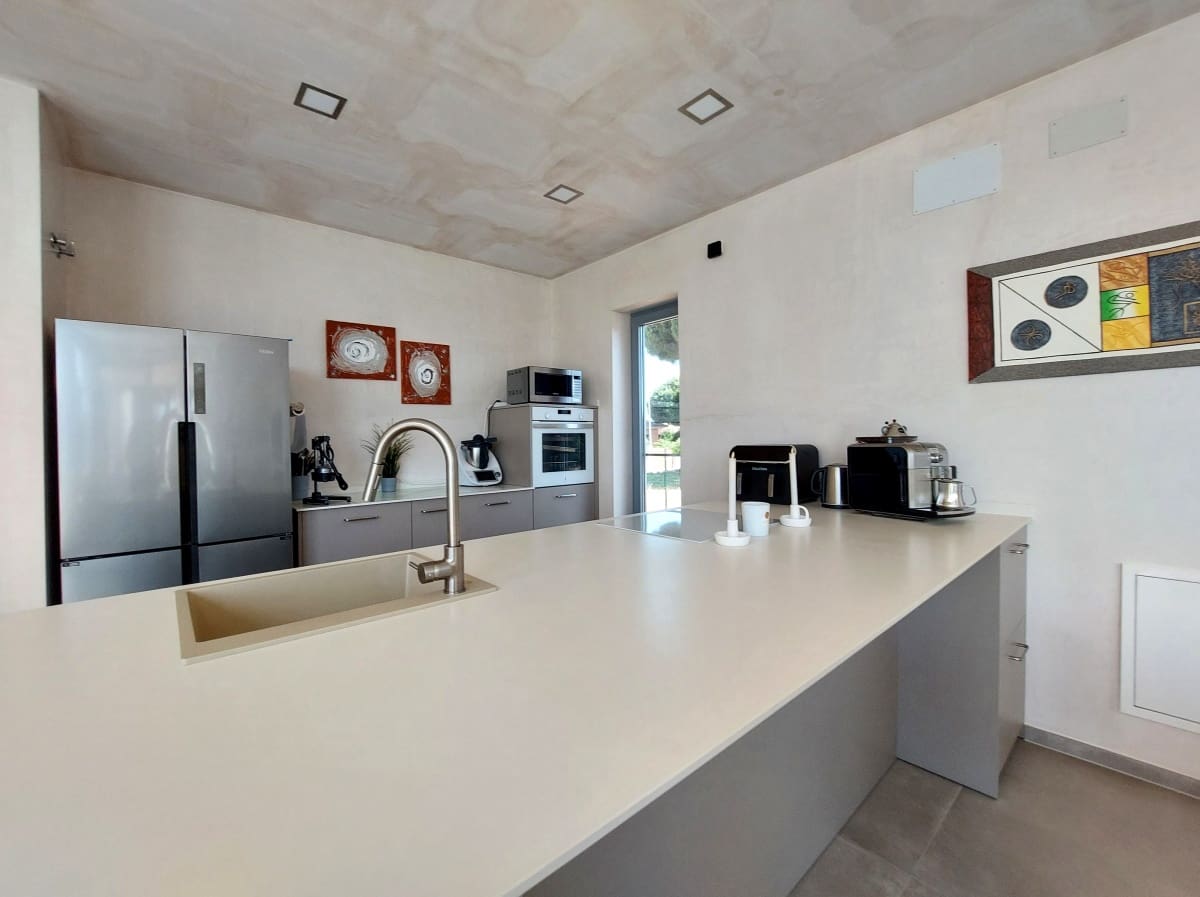 2 soveværelse Villa til salg i Chiclana de la Frontera med swimmingpool garage - € 740.000 (Ref: 9128793)